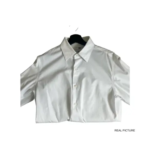 uniqlo_white_2.webp
