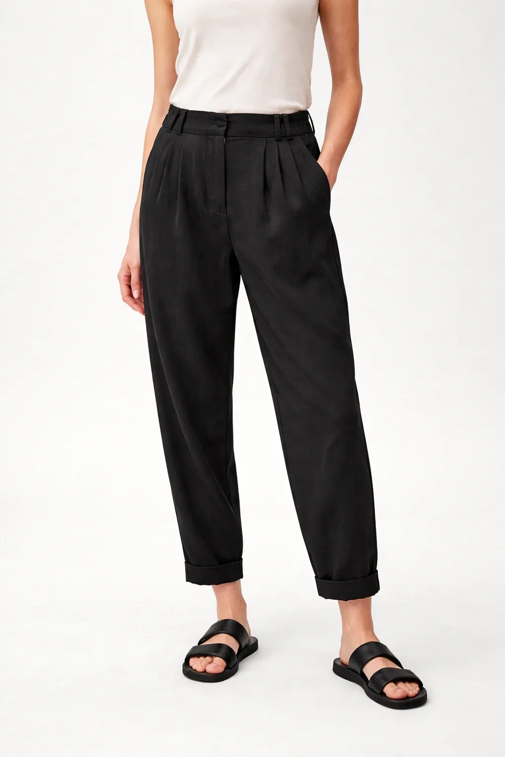 COS Black Tapered Pleated Trousers – Lyocell Cotton – Size EU 38